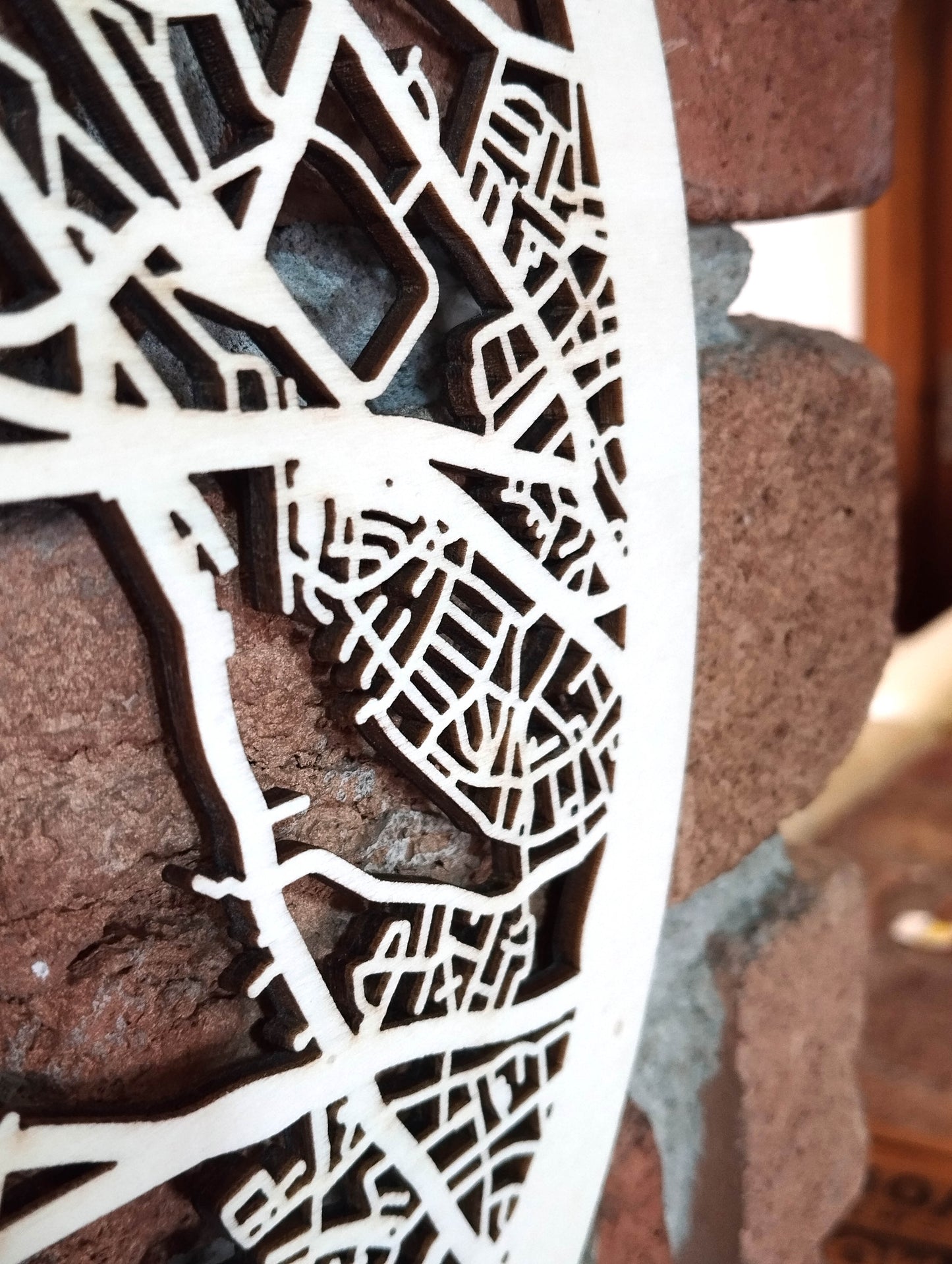 Runde Holzkarte Düsseldorf - Einzigartige Stadtkarte aus Echtholz!